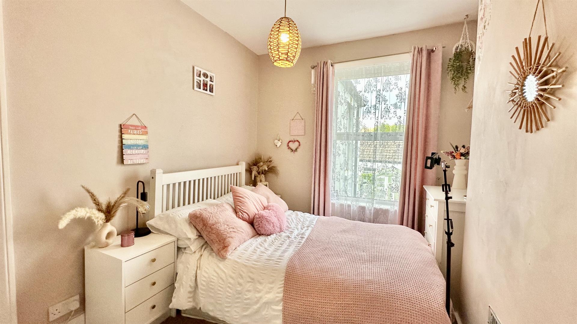 4 bed property in Mount Road, Hastings